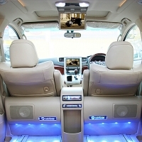 TOYOTA ALPHARD เรียบหรูดูดี มีดีไซน์